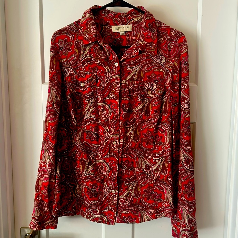 Jones, New York sport button-down long sleeve shirt.